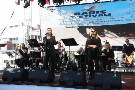 18771-eyupsultanda-baris-festivali-coskusu-20260920-132106-eyupsultan-haberler_500x294.JPG