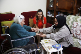 18772-alzheimerla-yasayan-eyupsultanli-buyuklerimiz-20260921-094918-eyupsultan-haberler_500x294.JPG