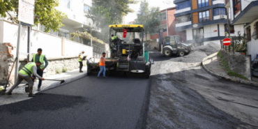 18783-guzeltepe-orbay-sokakta-asfalt-yenileme-calis-20260925-163217-eyupsultan-haberler_500x294.JPG