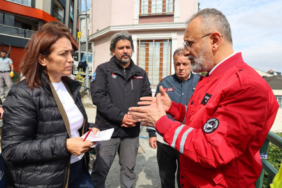 18786-baskan-ozmen-toprak-kaymasinin-meydana-geldig-20260928-164821-eyupsultan-haberler_500x294.jpeg