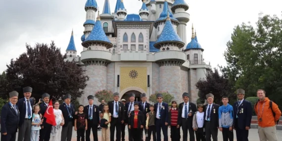 Eskişehir’de Gaziler ve Çocuklar Otobüs26’da Bir Araya Geldi