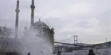 20260922-meteorolojiden-kuvvetli-yagis-ve-ruzgar-uyarisi-22-ilde-alarm-14334.webp.webp