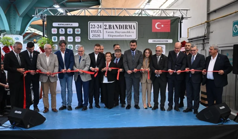 20260923-bandirmada-ureticiler-bulustu-tarim-ve-hayvancilik-fuari-acildi-916663.webp.webp