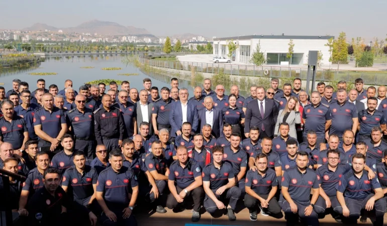 20260923-baskan-buyukkilictan-itfaiye-teskilatina-anlamli-ziyaret-her-felakette-canla-basla-gorev-ya.webp