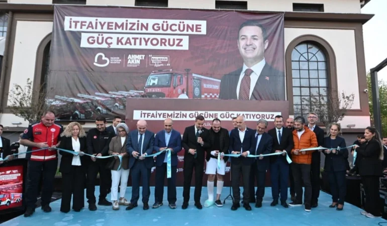 20260924-balikesir-itfaiyesine-8-yeni-arac-afetlere-hazirlik-guclendirildi-97426.webp.webp