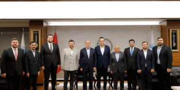 20260928-baskan-buyukkilic-bifest-kayseri-genclik-festivalinde-genclerle-bulustu-634111.webp.webp