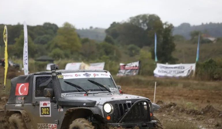 20260928-karadeniz-offroad-kupasinin-2-ayak-yarislari-unyede-yapildi-253102.webp.webp