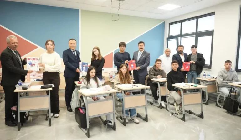 20260929-yenisehirde-universiteye-hazirlanan-120-ogrenci-icin-egitim-destegi-430048.webp.webp
