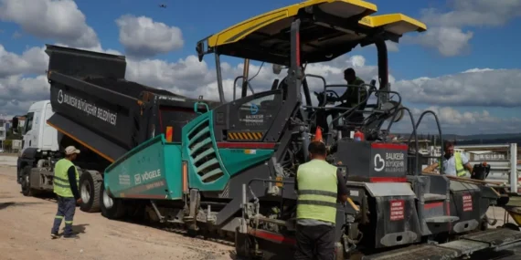 Balıkesir’de Asfalt Çalışmaları 20 İlçede Sürüyor