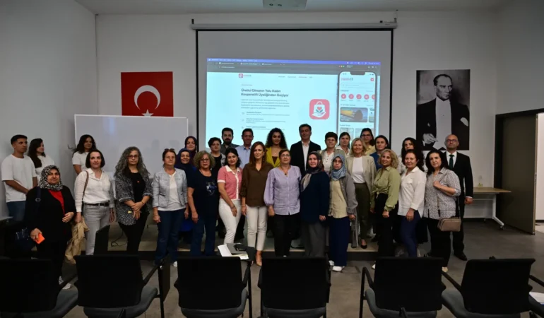 20260930-manisada-kadin-kooperatiflerine-kadin-eli-destegi-194151.webp.webp