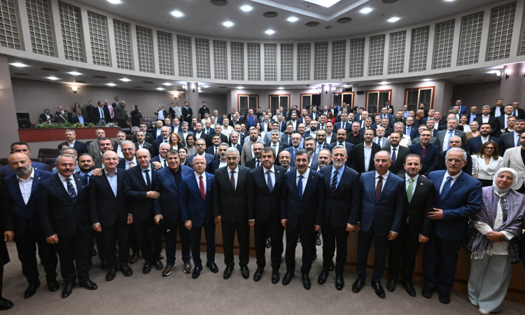 cumhurbaskani-yardimcisi-cevdet-yilmaz-btsonun-konugu-oldu-2-1790327765-440-x750.jpeg