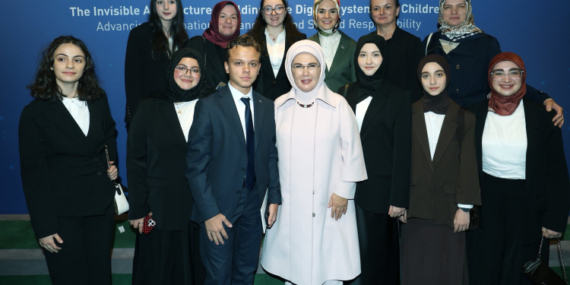 Emine Erdoğan’dan Çocukların Dijital Güvenliği İçin Küresel İş Birliği Çağrısı
