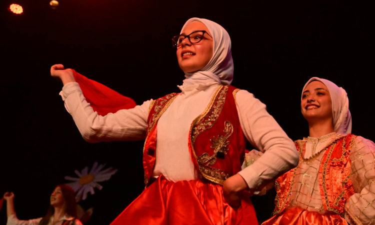 manisa-da-balkan-kulturu-sahneye-tasindi-12-1790579275-322-x750.jpeg