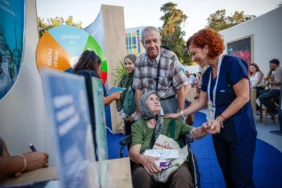 20260911-iefde-izmir-buyuksehir-belediyesinin-saglik-hizmetlerine-yogun-ilgi-525656.webp.webp