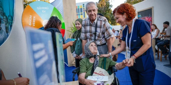 İEF’de İzmir Büyükşehir Belediyesi’nin Sağlık Hizmetlerine Yoğun İlgi