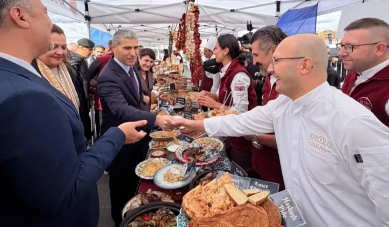 20261007-kutahyanin-yoresel-tatlari-afyonda-buyuk-ilgi-gordu-45397.webp.webp