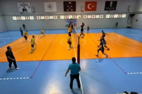 20261008-yenisehir-belediyespor-erkek-voleybolda-sezona-iki-galibiyetle-basladi-929470.webp.webp