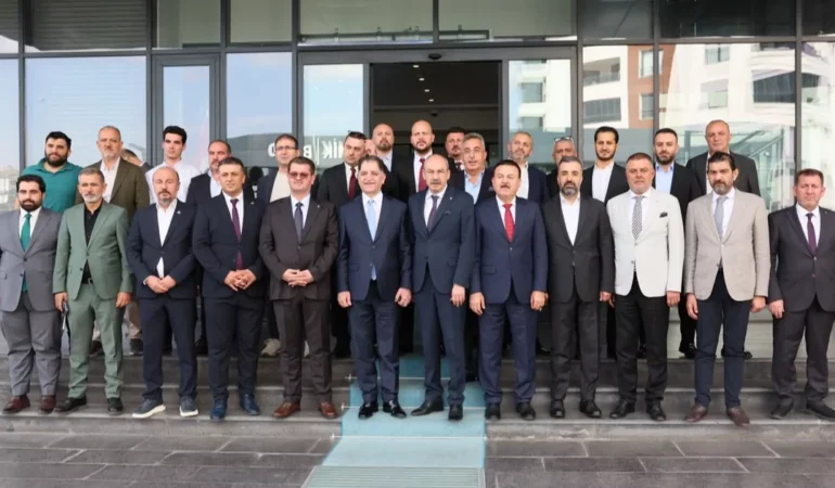20261015-erbil-ticaret-heyetinden-kayseri-ticaret-odasina-ziyaret-421856.webp.webp