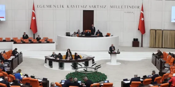 Türk Kızılay Kanunu Teklifi TBMM’de Görüşüldü: Muhalefetten Denetim ve Şeffaflık Eleştirisi