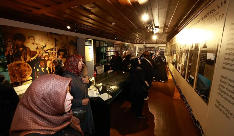 20261016-manisalilar-kultur-gezileriyle-efes-selcukun-tarihini-kesfediyor-302809.webp.webp