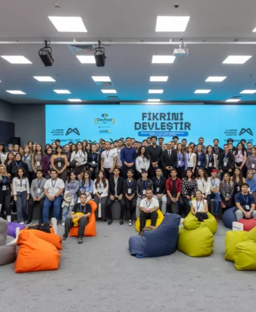 20261019-devfest-mersin-2026-teknoloji-tutkunlarini-bir-araya-getirdi-312521.webp.webp