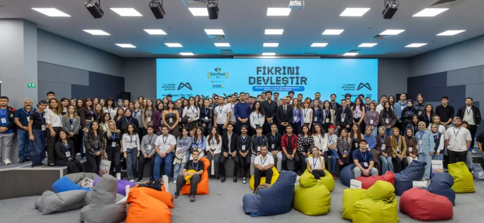 20261019-devfest-mersin-2026-teknoloji-tutkunlarini-bir-araya-getirdi-312521.webp.webp