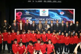 20261019-trabzonda-22-ulkeden-140-genci-bulusturan-turksoy-genclik-forumu-basladi-238701.webp.webp
