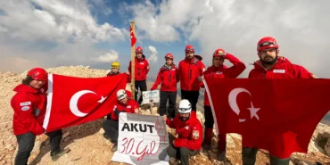 20261022-akuttan-30uncu-yila-ozel-30-yil-30-zirve-projesi-948548.webp.webp