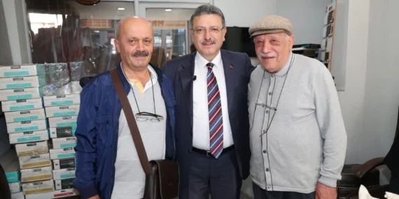 Başkan Genç, Hızırbey ve Gülbaharhatun Mahallelerinde Vatandaşlarla Buluştu