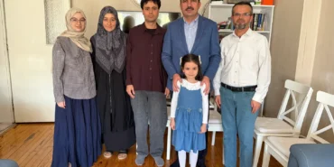 20261026-baskan-altaydan-umre-odullu-yarismanin-kazananina-ziyaret-788452.webp.webp