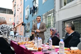 20261026-baskan-oktay-yilmaz-piremir-mahallesinde-vatandaslarla-kahvaltida-bulustu-966106.webp.webp