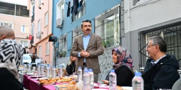 20261026-baskan-oktay-yilmaz-piremir-mahallesinde-vatandaslarla-kahvaltida-bulustu-966106.webp.webp