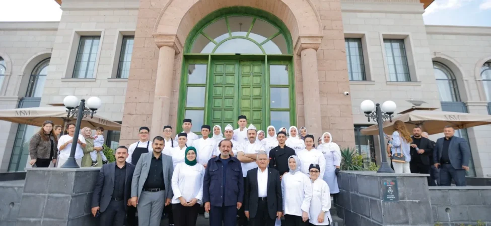 20261026-masterchef-jurisinden-kayserinin-gastronomi-vizyonuna-ovgu-966757.webp.webp