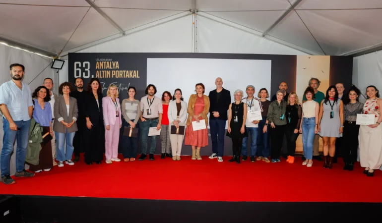 20261028-altin-portakal-film-forumda-oduller-sahiplerini-buldu-267183.webp.webp