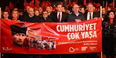 20261030-balikesirde-cumhuriyet-bayrami-coskusu-binlerce-vatandasi-bulusturdu-184951.webp.webp
