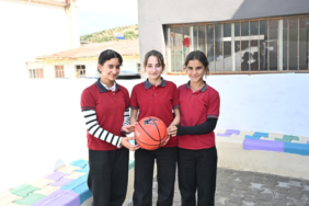 buyuksehir-belediyesi-okullarin-spor-altyapisini-guclendiriyor-3-1791289539-898-x750.jpeg